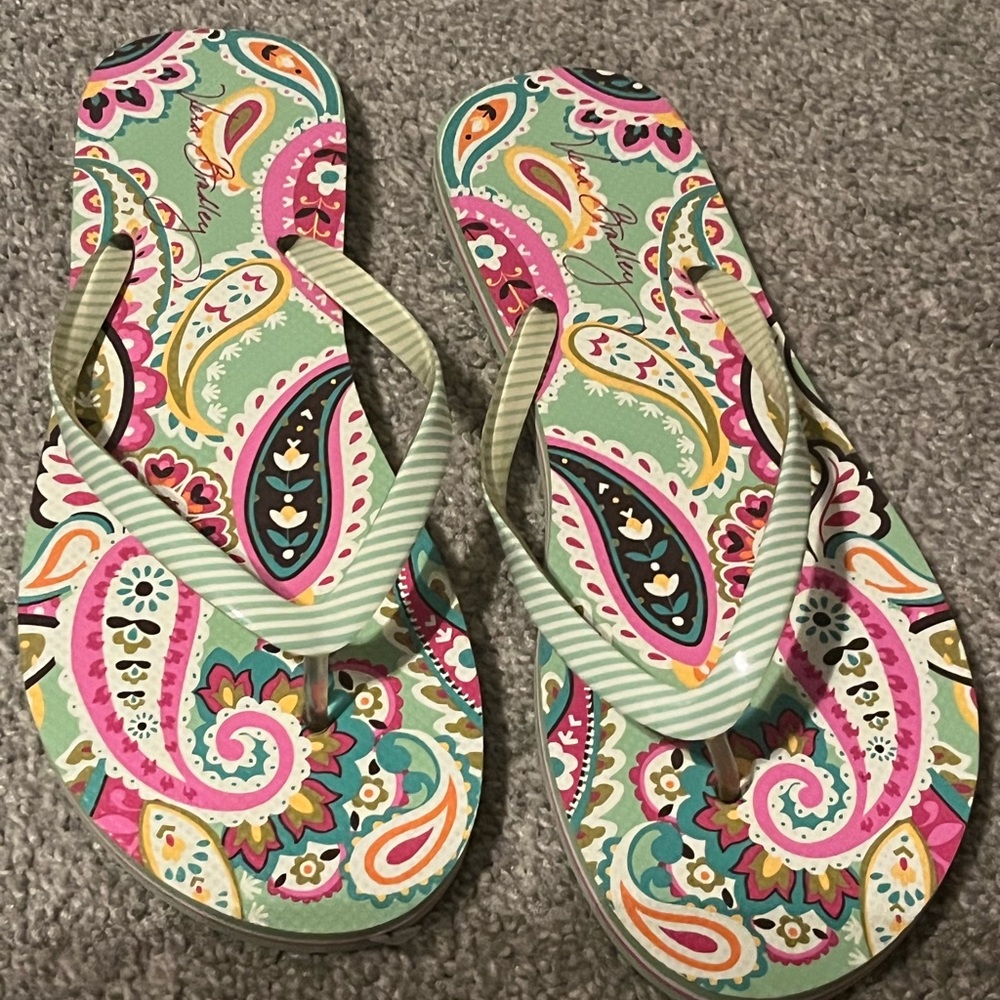NWOT vera Bradley pink paisley sandal flip flop size 9/10